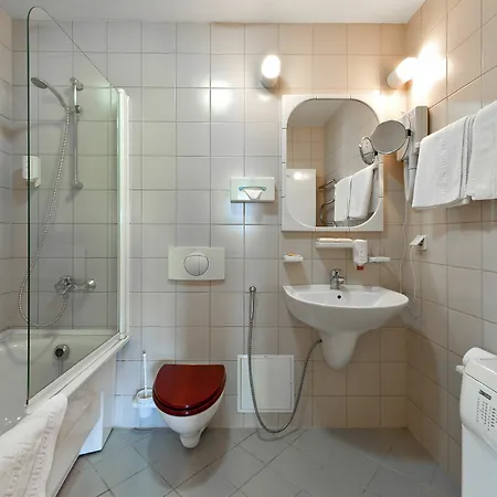 Barbacan Apartments Apartment