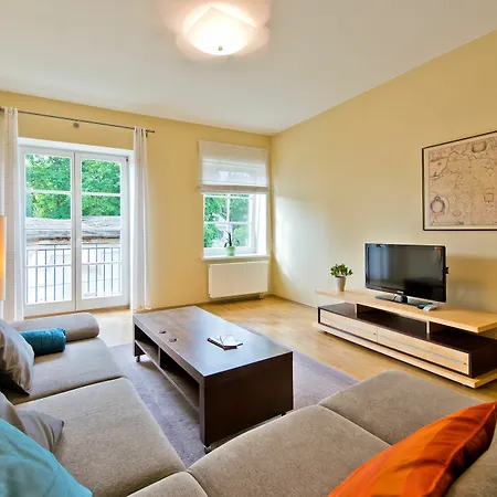 Barbacan Apartments Apartment